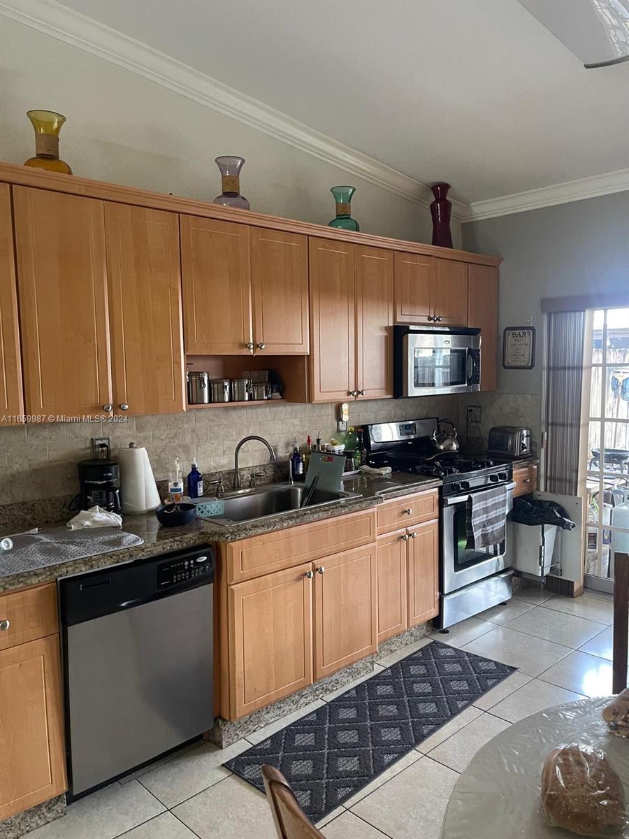 Spectacular Condo/Co-Op/Villa/Townhouse